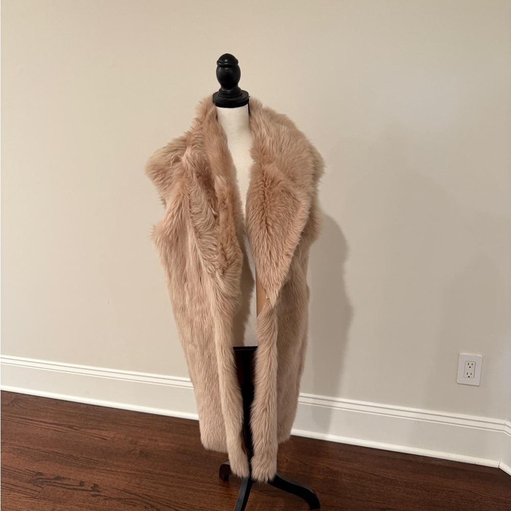 Reiss Lexi reversible shearling gilet in blush